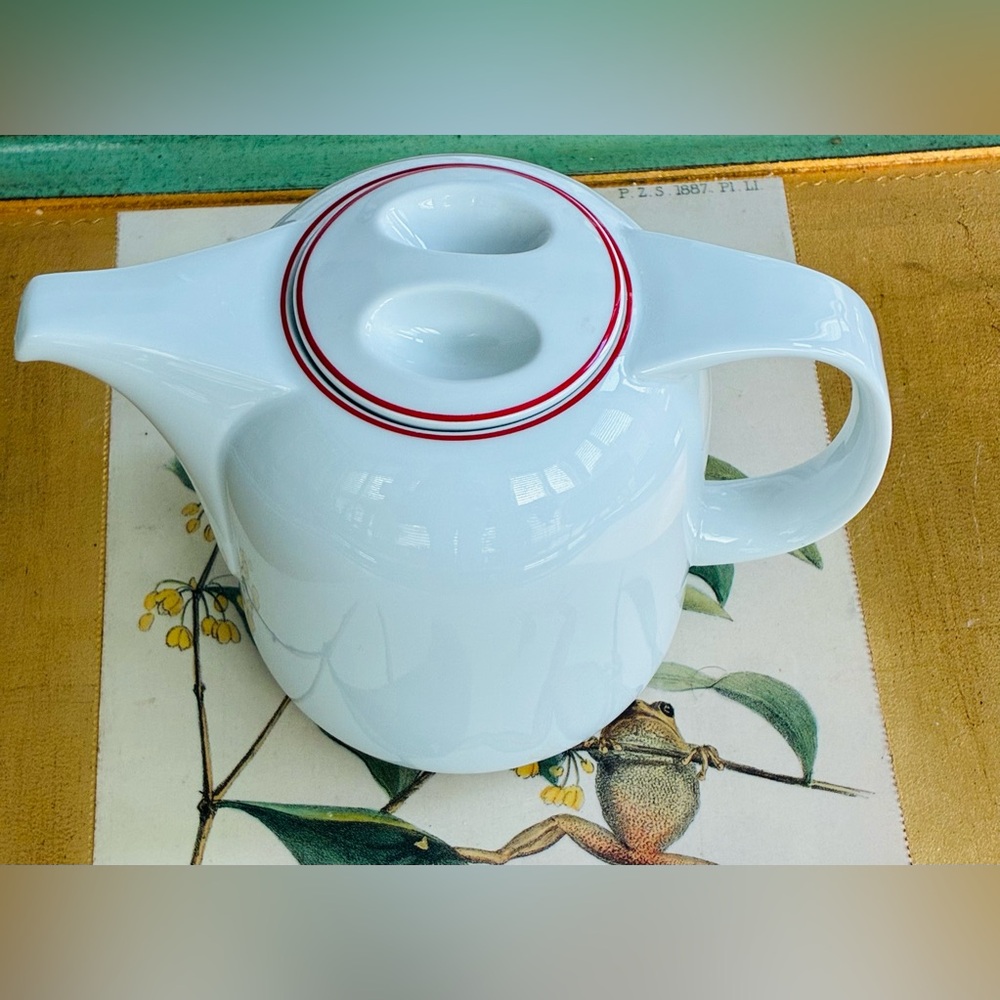 Arzberg 5120-48 Red Band Porcelain Teapot Germany in New Like condition